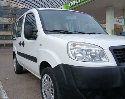 Белый Фиат Добло, объемом двигателя 1.4 л и пробегом 35 тыс. км за 8500 $, фото 1 на Automoto.ua