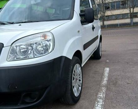 Белый Фиат Добло, объемом двигателя 1.4 л и пробегом 35 тыс. км за 8500 $, фото 8 на Automoto.ua