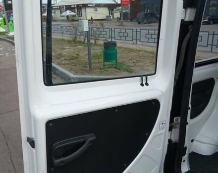 Белый Фиат Добло, объемом двигателя 1.4 л и пробегом 35 тыс. км за 8500 $, фото 27 на Automoto.ua