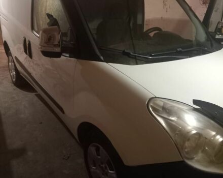 Белый Фиат Добло, объемом двигателя 1.2 л и пробегом 380 тыс. км за 3300 $, фото 2 на Automoto.ua