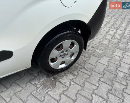 Белый Фиат Добло, объемом двигателя 1.3 л и пробегом 247 тыс. км за 6599 $, фото 10 на Automoto.ua