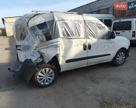 Белый Фиат Добло, объемом двигателя 1.4 л и пробегом 290 тыс. км за 2550 $, фото 8 на Automoto.ua