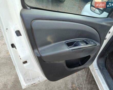 Белый Фиат Добло, объемом двигателя 1.4 л и пробегом 290 тыс. км за 2550 $, фото 12 на Automoto.ua