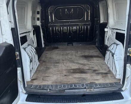 Белый Фиат Добло, объемом двигателя 1.2 л и пробегом 410 тыс. км за 4500 $, фото 13 на Automoto.ua