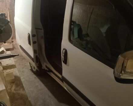 Белый Фиат Добло, объемом двигателя 1.2 л и пробегом 380 тыс. км за 3300 $, фото 1 на Automoto.ua