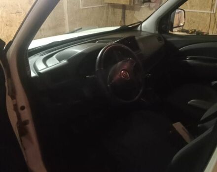 Белый Фиат Добло, объемом двигателя 1.2 л и пробегом 380 тыс. км за 3300 $, фото 3 на Automoto.ua