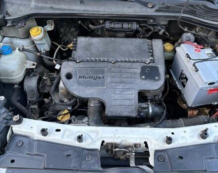 Белый Фиат Добло, объемом двигателя 1.2 л и пробегом 410 тыс. км за 4500 $, фото 14 на Automoto.ua