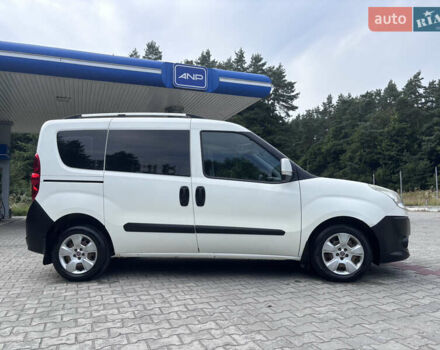 Белый Фиат Добло, объемом двигателя 1.3 л и пробегом 247 тыс. км за 6599 $, фото 4 на Automoto.ua