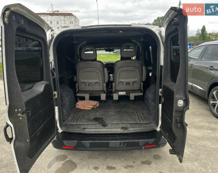 Белый Фиат Добло, объемом двигателя 1.25 л и пробегом 144 тыс. км за 4100 $, фото 14 на Automoto.ua