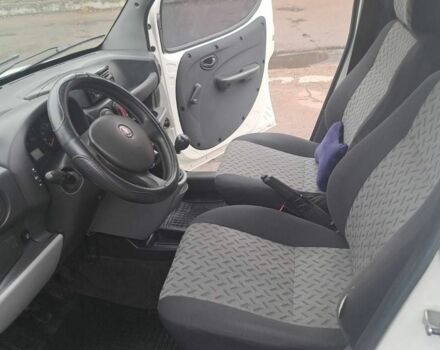 Белый Фиат Добло, объемом двигателя 1.4 л и пробегом 260 тыс. км за 3300 $, фото 2 на Automoto.ua