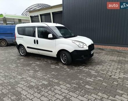 Белый Фиат Добло, объемом двигателя 1.25 л и пробегом 263 тыс. км за 3650 $, фото 2 на Automoto.ua