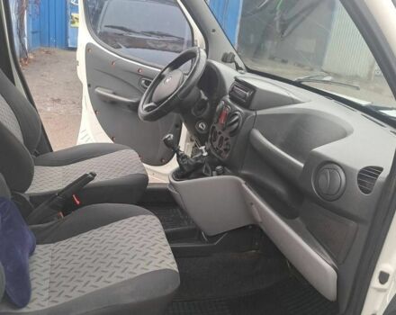 Белый Фиат Добло, объемом двигателя 1.4 л и пробегом 260 тыс. км за 3300 $, фото 5 на Automoto.ua