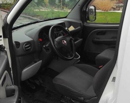 Белый Фиат Добло, объемом двигателя 1.4 л и пробегом 268 тыс. км за 4800 $, фото 7 на Automoto.ua