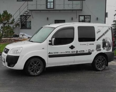 Белый Фиат Добло, объемом двигателя 1.4 л и пробегом 268 тыс. км за 4800 $, фото 1 на Automoto.ua