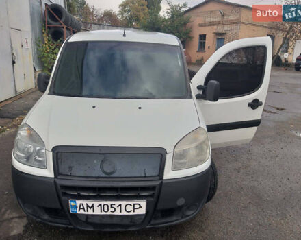 Белый Фиат Добло, объемом двигателя 1.3 л и пробегом 235 тыс. км за 6299 $, фото 2 на Automoto.ua
