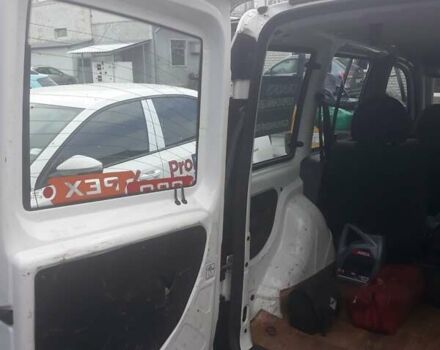 Білий Фіат Добло, об'ємом двигуна 1.3 л та пробігом 152 тис. км за 6200 $, фото 6 на Automoto.ua