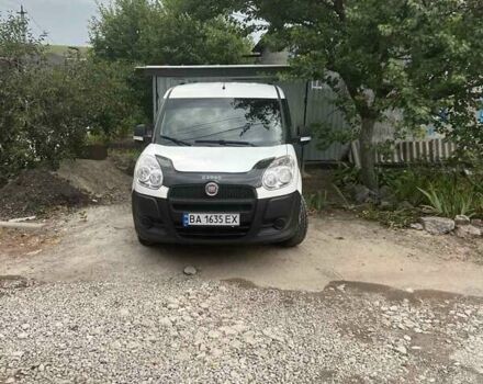 Белый Фиат Добло, объемом двигателя 1.2 л и пробегом 210 тыс. км за 5200 $, фото 3 на Automoto.ua