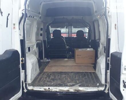 Белый Фиат Добло, объемом двигателя 1.6 л и пробегом 310 тыс. км за 9500 $, фото 12 на Automoto.ua