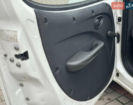 Білий Фіат Добло, об'ємом двигуна 1.4 л та пробігом 190 тис. км за 6500 $, фото 43 на Automoto.ua