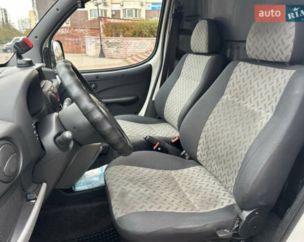 Білий Фіат Добло, об'ємом двигуна 1.4 л та пробігом 190 тис. км за 6500 $, фото 37 на Automoto.ua