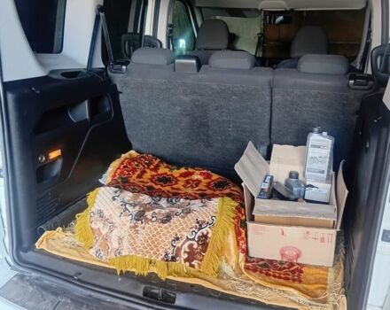 Белый Фиат Добло, объемом двигателя 1.2 л и пробегом 430 тыс. км за 6200 $, фото 6 на Automoto.ua