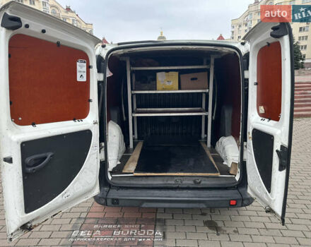 Білий Фіат Добло, об'ємом двигуна 1.4 л та пробігом 190 тис. км за 6500 $, фото 30 на Automoto.ua