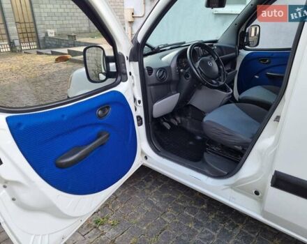 Белый Фиат Добло, объемом двигателя 1.3 л и пробегом 158 тыс. км за 6300 $, фото 10 на Automoto.ua
