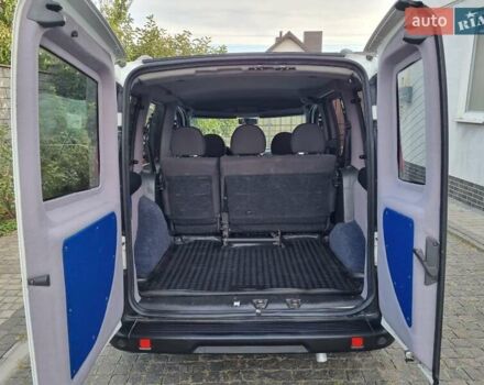 Белый Фиат Добло, объемом двигателя 1.3 л и пробегом 158 тыс. км за 6300 $, фото 5 на Automoto.ua