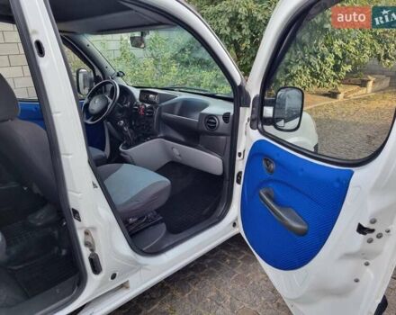 Белый Фиат Добло, объемом двигателя 1.3 л и пробегом 158 тыс. км за 6300 $, фото 9 на Automoto.ua