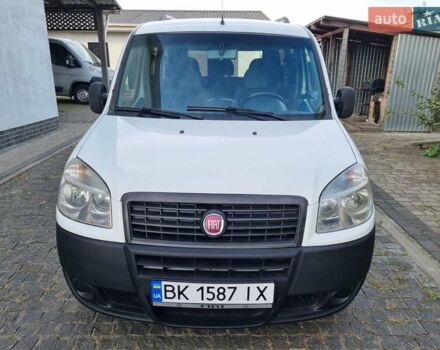 Белый Фиат Добло, объемом двигателя 1.3 л и пробегом 158 тыс. км за 6300 $, фото 4 на Automoto.ua