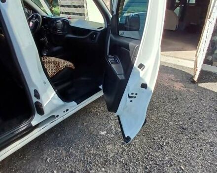 Белый Фиат Добло, объемом двигателя 1.25 л и пробегом 243 тыс. км за 7750 $, фото 19 на Automoto.ua