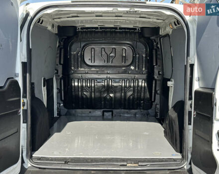 Белый Фиат Добло, объемом двигателя 1.6 л и пробегом 265 тыс. км за 8900 $, фото 15 на Automoto.ua