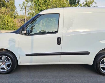 Белый Фиат Добло, объемом двигателя 1.3 л и пробегом 72 тыс. км за 9300 $, фото 4 на Automoto.ua