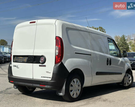 Белый Фиат Добло, объемом двигателя 1.6 л и пробегом 265 тыс. км за 8900 $, фото 1 на Automoto.ua