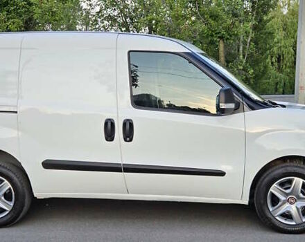 Белый Фиат Добло, объемом двигателя 1.3 л и пробегом 72 тыс. км за 9300 $, фото 6 на Automoto.ua