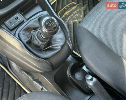 Белый Фиат Добло, объемом двигателя 1.6 л и пробегом 265 тыс. км за 8900 $, фото 27 на Automoto.ua