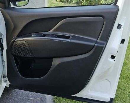 Белый Фиат Добло, объемом двигателя 1.3 л и пробегом 72 тыс. км за 9300 $, фото 20 на Automoto.ua