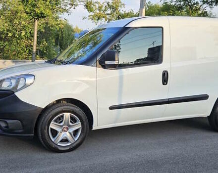 Белый Фиат Добло, объемом двигателя 1.3 л и пробегом 72 тыс. км за 9300 $, фото 3 на Automoto.ua