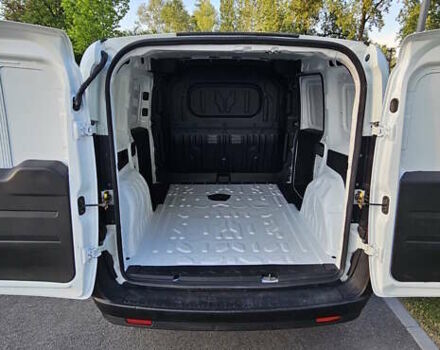 Белый Фиат Добло, объемом двигателя 1.3 л и пробегом 72 тыс. км за 9300 $, фото 11 на Automoto.ua