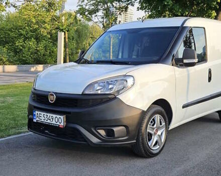 Белый Фиат Добло, объемом двигателя 1.3 л и пробегом 72 тыс. км за 9300 $, фото 1 на Automoto.ua