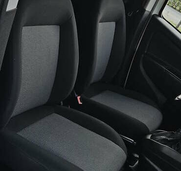 Белый Фиат Добло, объемом двигателя 1.3 л и пробегом 72 тыс. км за 9300 $, фото 21 на Automoto.ua