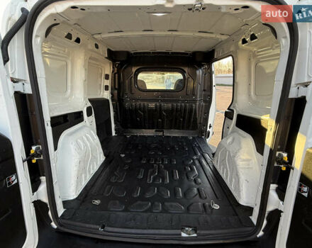 Белый Фиат Добло, объемом двигателя 1.25 л и пробегом 352 тыс. км за 6900 $, фото 23 на Automoto.ua