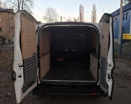 Белый Фиат Добло, объемом двигателя 1.25 л и пробегом 307 тыс. км за 6500 $, фото 5 на Automoto.ua