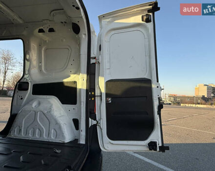 Белый Фиат Добло, объемом двигателя 1.25 л и пробегом 352 тыс. км за 6900 $, фото 25 на Automoto.ua