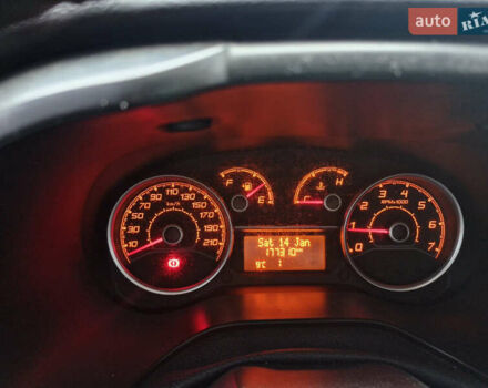 Белый Фиат Добло, объемом двигателя 1.3 л и пробегом 177 тыс. км за 9500 $, фото 3 на Automoto.ua