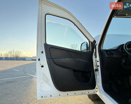 Белый Фиат Добло, объемом двигателя 1.25 л и пробегом 352 тыс. км за 6900 $, фото 19 на Automoto.ua