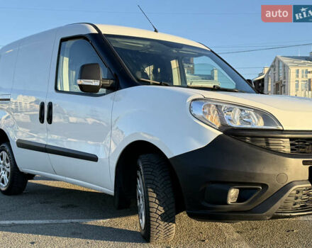 Белый Фиат Добло, объемом двигателя 1.25 л и пробегом 352 тыс. км за 6900 $, фото 8 на Automoto.ua