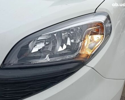 Белый Фиат Добло, объемом двигателя 1.4 л и пробегом 88 тыс. км за 10990 $, фото 3 на Automoto.ua