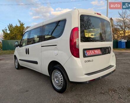 Белый Фиат Добло, объемом двигателя 1.3 л и пробегом 100 тыс. км за 10800 $, фото 9 на Automoto.ua
