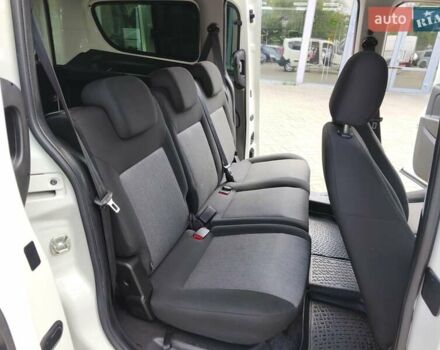 Білий Фіат Добло, об'ємом двигуна 1.25 л та пробігом 202 тис. км за 11950 $, фото 12 на Automoto.ua